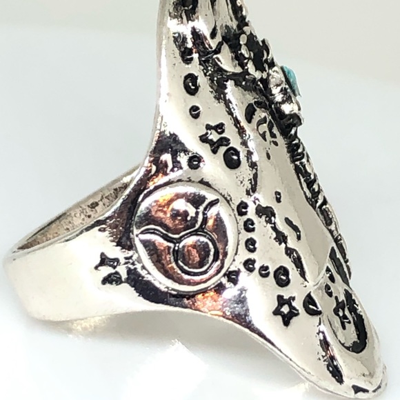 925 Woman’s Profile Sterling Silver Ring - Picture 7 of 10